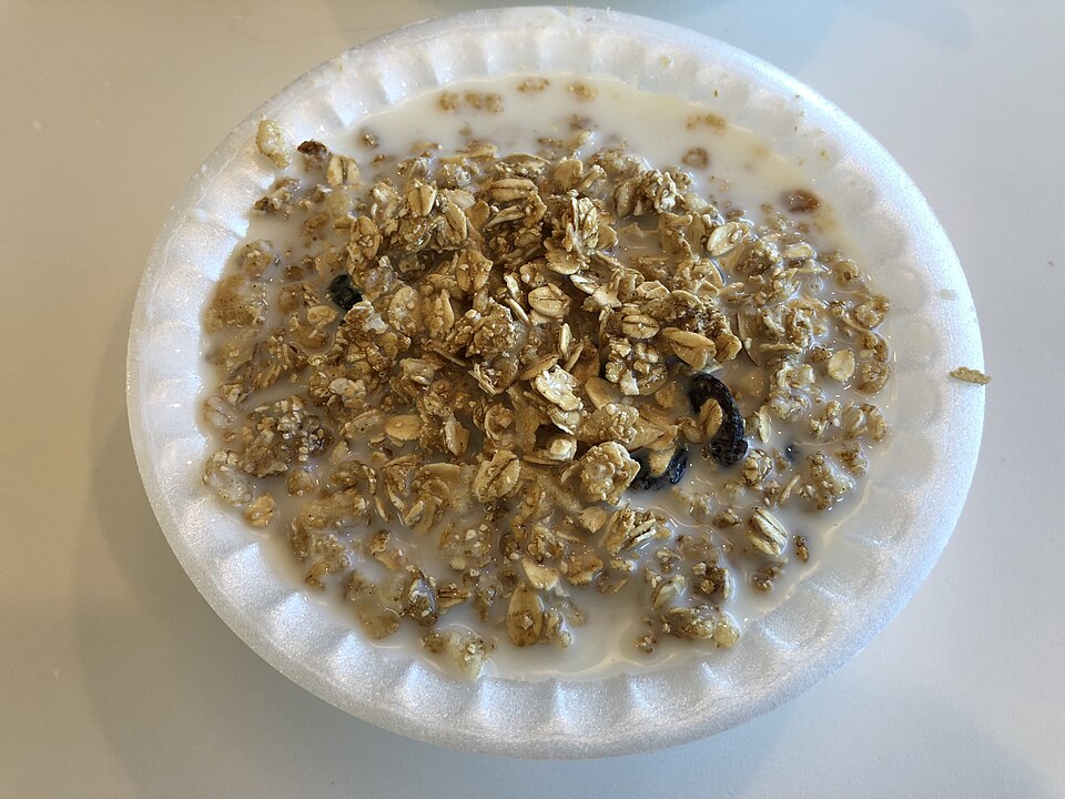 Гранола с грецким орехом и клюквой
